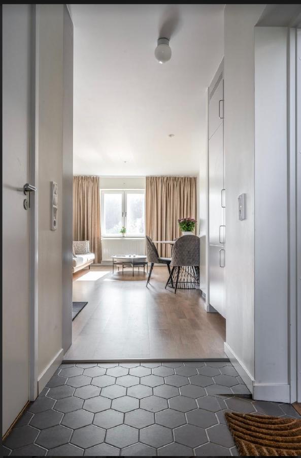 Central Apartment 5Min Drive To The Airport. Stockholm Ngoại thất bức ảnh