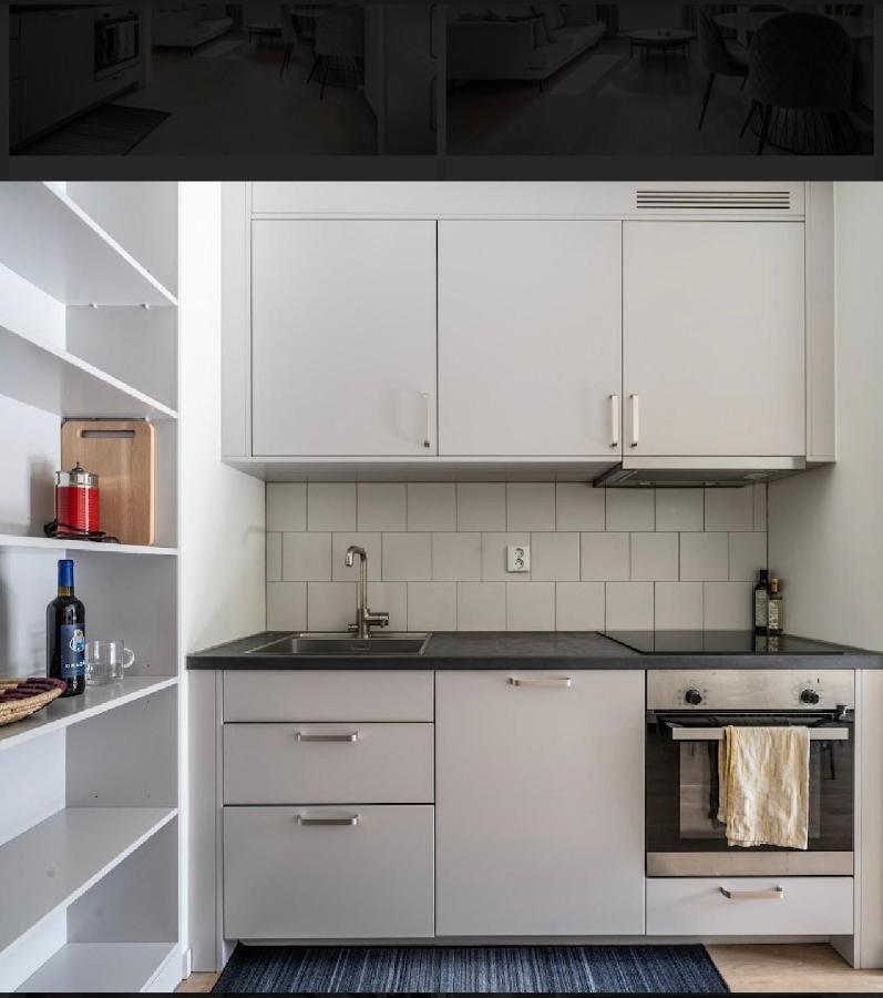 Central Apartment 5Min Drive To The Airport. Stockholm Ngoại thất bức ảnh